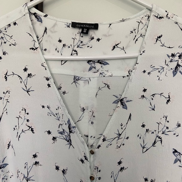 Flowy baby blue blouse with knot - Picture 2 of 3